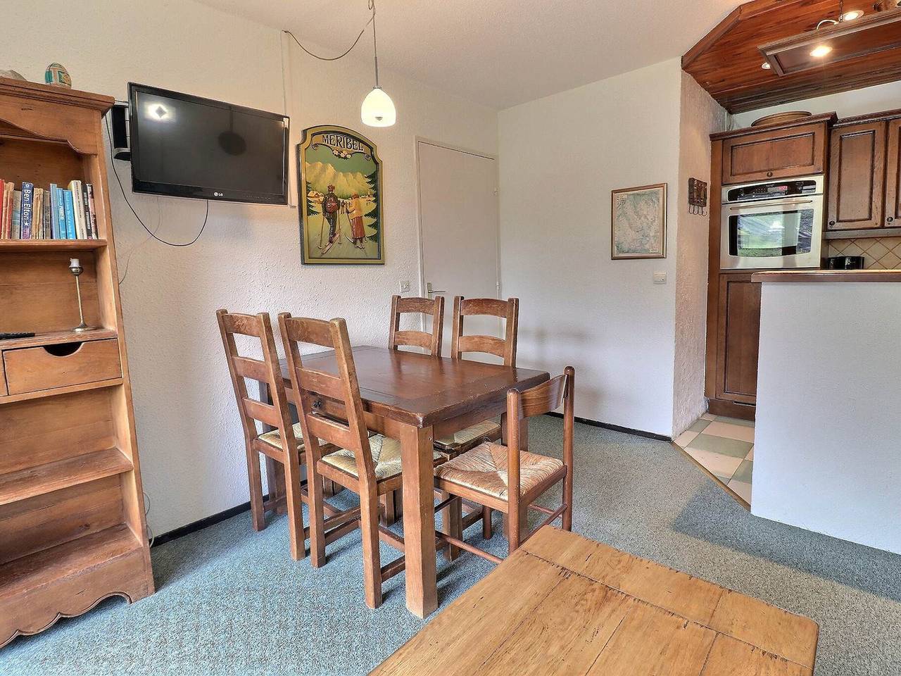 Ganze Wohnung, Sonnige, komfortable Wohnung mit Doppelbett in Les Allues, 73550 – Perfekt für den Urlaub! in Méribel-Mottaret, Les Allues