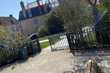Appartement De Vacances pour 3 Personnes dans Auxerre, Région d'Auxerre, Photo 2