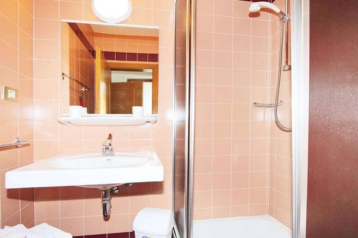 Ferienwohnung für 4 Personen, mit Balkon und Pool sowie Sauna, mit Haustier in Latsch - 3