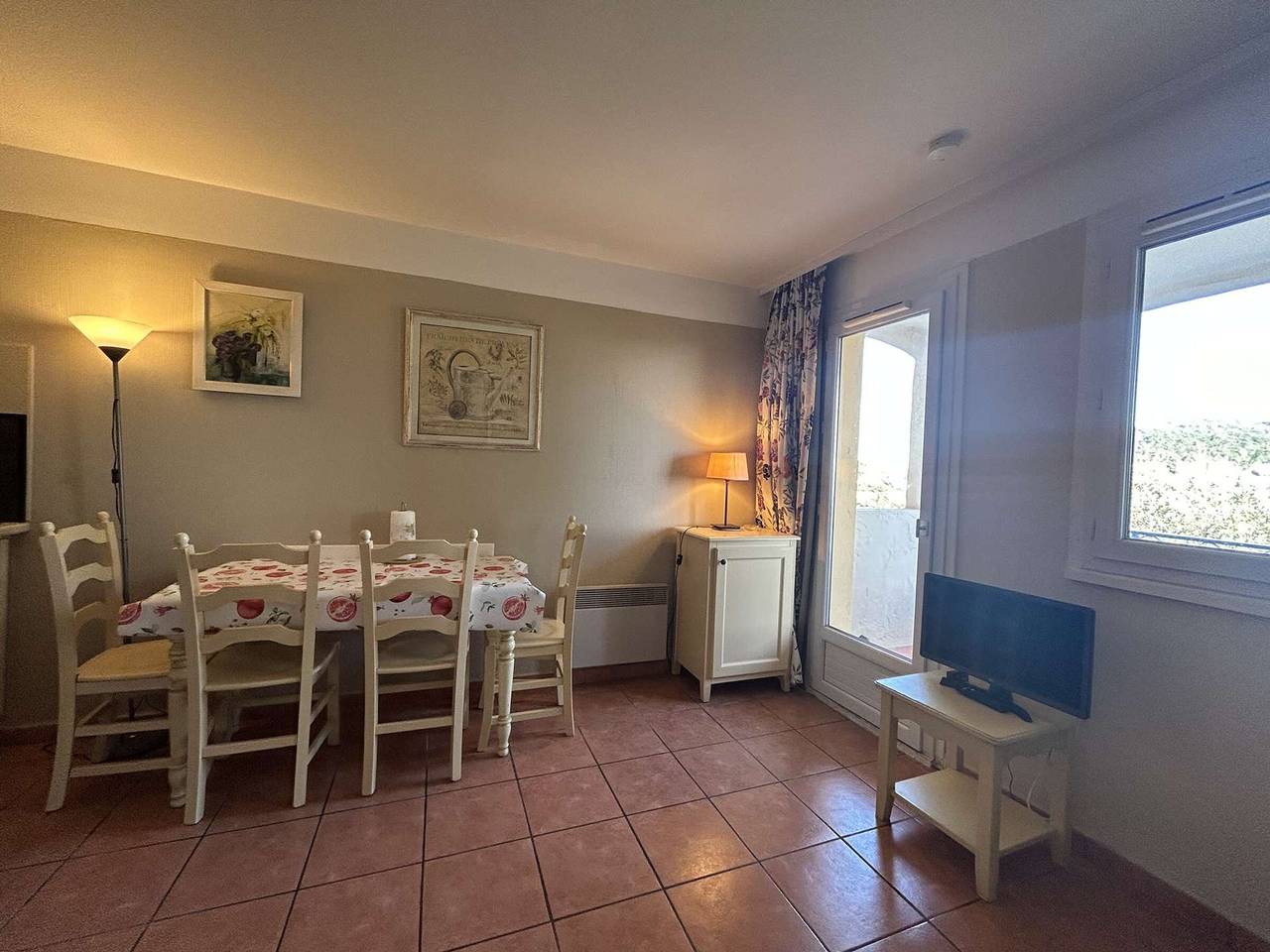 Appartement entier, Studio cabine 4 pers. avec piscine commune et parking in Roquebrune-sur-Argens, Côte méditerranéenne (France)