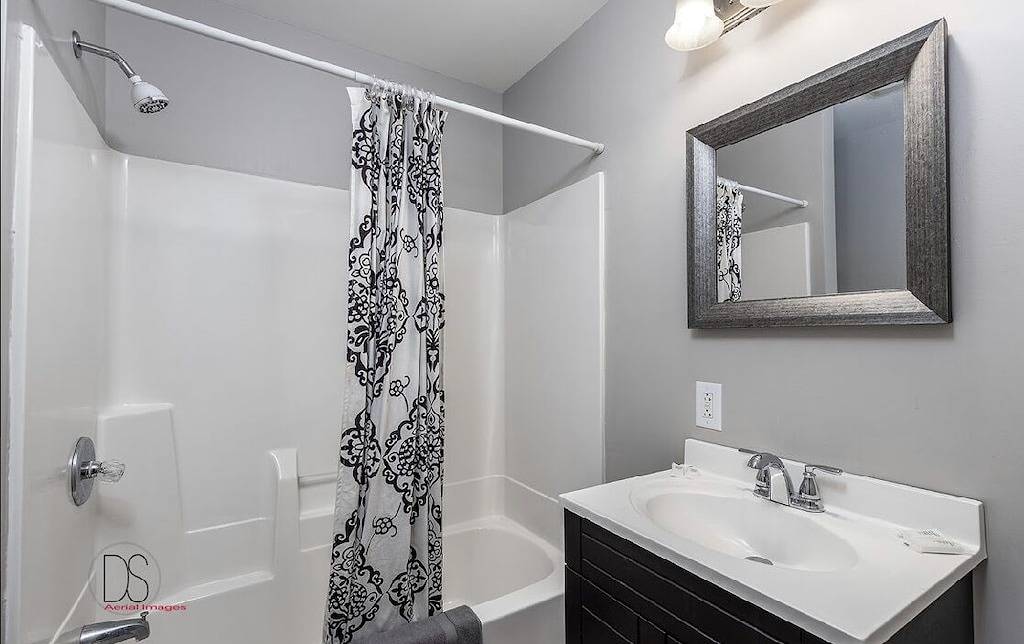 Spectacular Home Close to Lasalle in LaSalle, LaSalle County