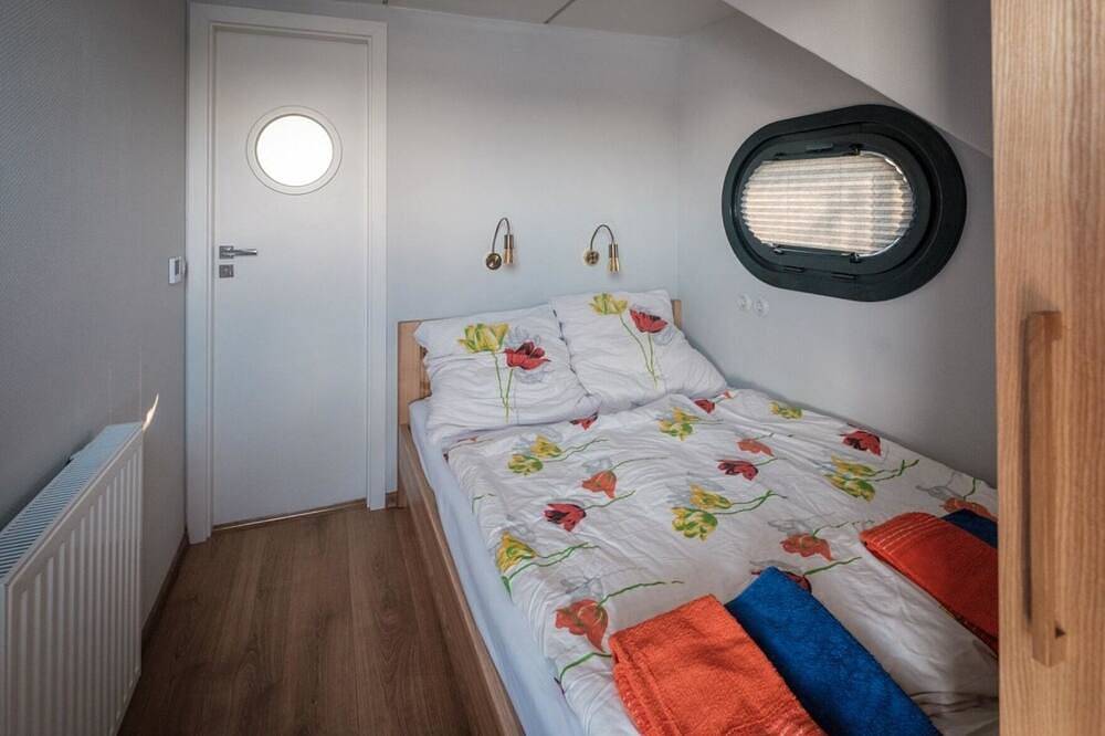 Ganze Wohnung, Hausboot für 6 Gäste mit 52m² in Tolkamer in Rijnwaarden, Gelderland