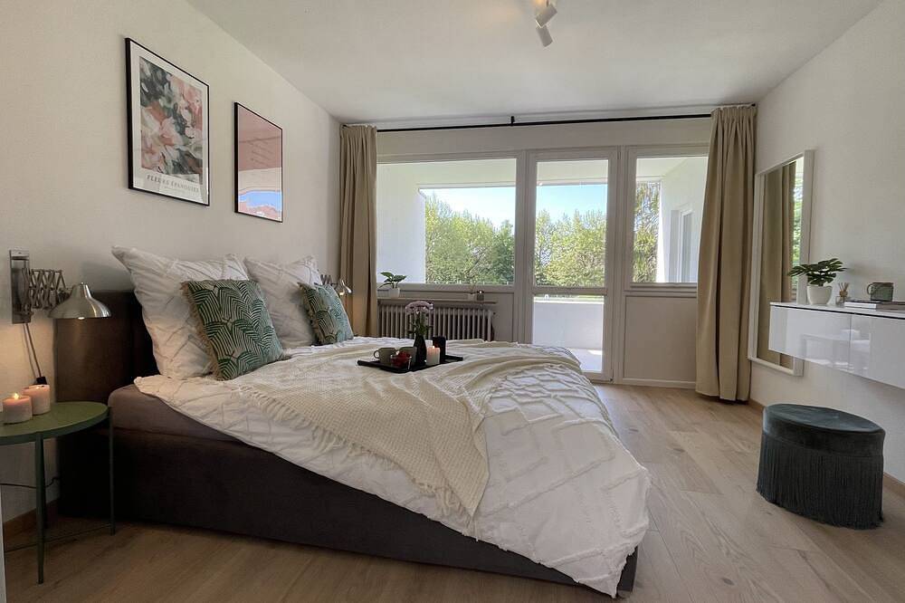 Entire apartment, Renovated bungalow apartment in the countryside - Lake Constance within walking distance in Meersburg, Obersee (Bodensee)