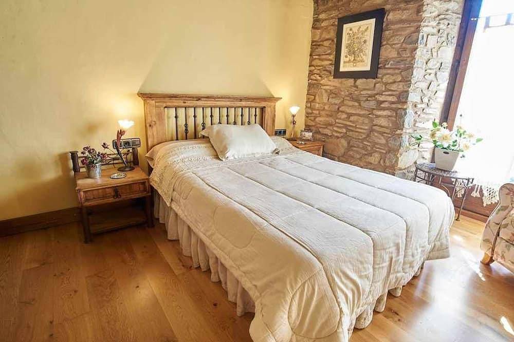 Entire apartment, 6B House in Vilac 10km Baqueira, beautiful views in Vielha e Mijaran, Catalan Pyrenees