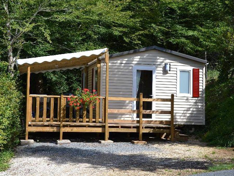 Camping le Pont de Mazerat - Mobilheim 4 personen - 21 m²: Ein kleines, komfortables Modell. in Tamniès, Périgord Noir