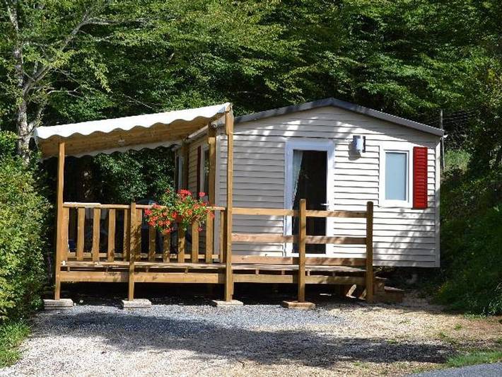 Camping le Pont de Mazerat - Mobilheim 4 personen - 21 m²: Ein kleines, komfortables Modell. in Tamniès, Périgord Noir