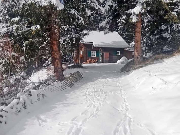 Hütte für 8 Personen, mit Garten in Schober