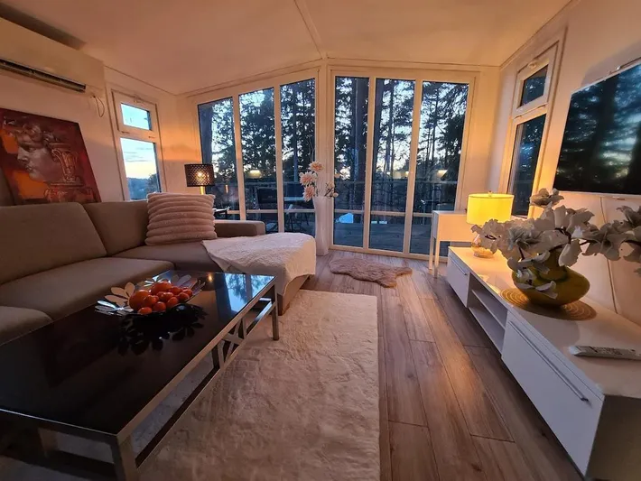 Villa für 3 Personen, mit Terrasse und Ausblick sowie Seeblick, mit Haustier - 1