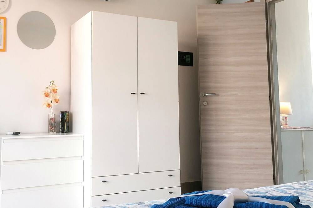 Brezza Marina - Holiday home facing the sea in Santa Teresa di Riva, Messina Province