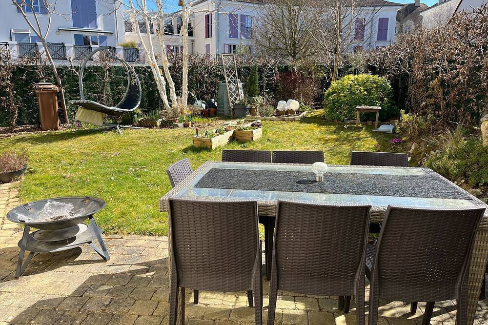 Beautifull Spacious House just 5 mins from Disneyland Paris in Magny-le-Hongre, Seine-et-Marne