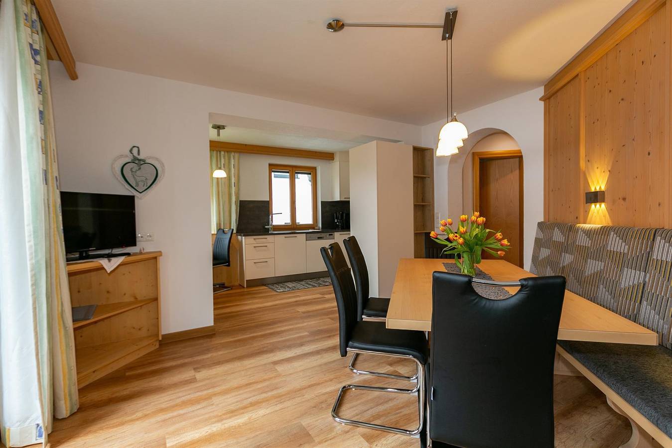 Appartement de vacances entier, App. 4-7 Pers.: 4 Schlafräume, Dusche, Wc in Alpes de Lechtal, Sankt Anton am Arlberg