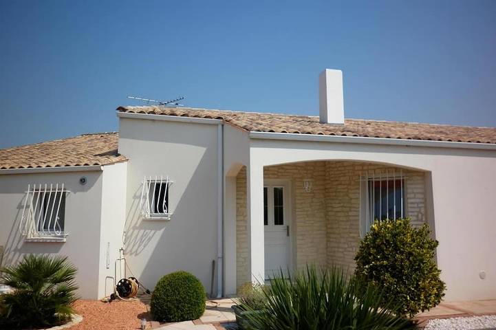 Location de vacances pour 4 personnes, avec Terrasse et Jardin à Saint-Rogatien