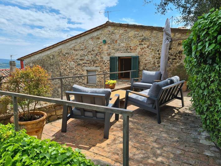 Geheel appartement, Appartement 'La Terrazza, Cetona, Toscana' met Uitzicht op de Bergen, Wifi en Airconditioning in Cetona, Provincie Siena