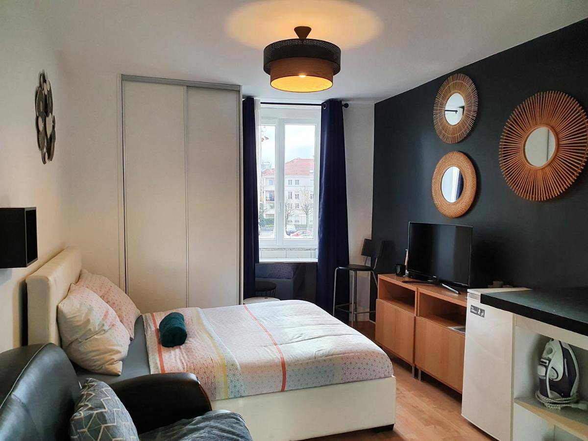 Appartement entier, One-Bedroom Apartment in Rueil-Malmaison, Hauts-de-Seine