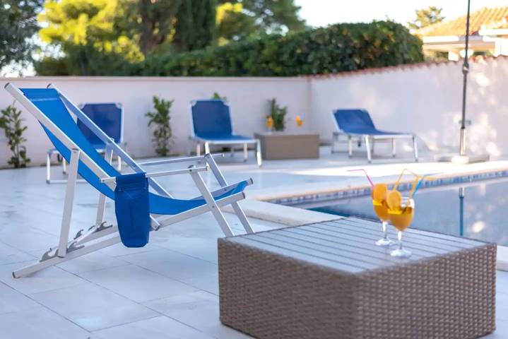 Villa pour 10 personnes, avec Piscine à Splitska