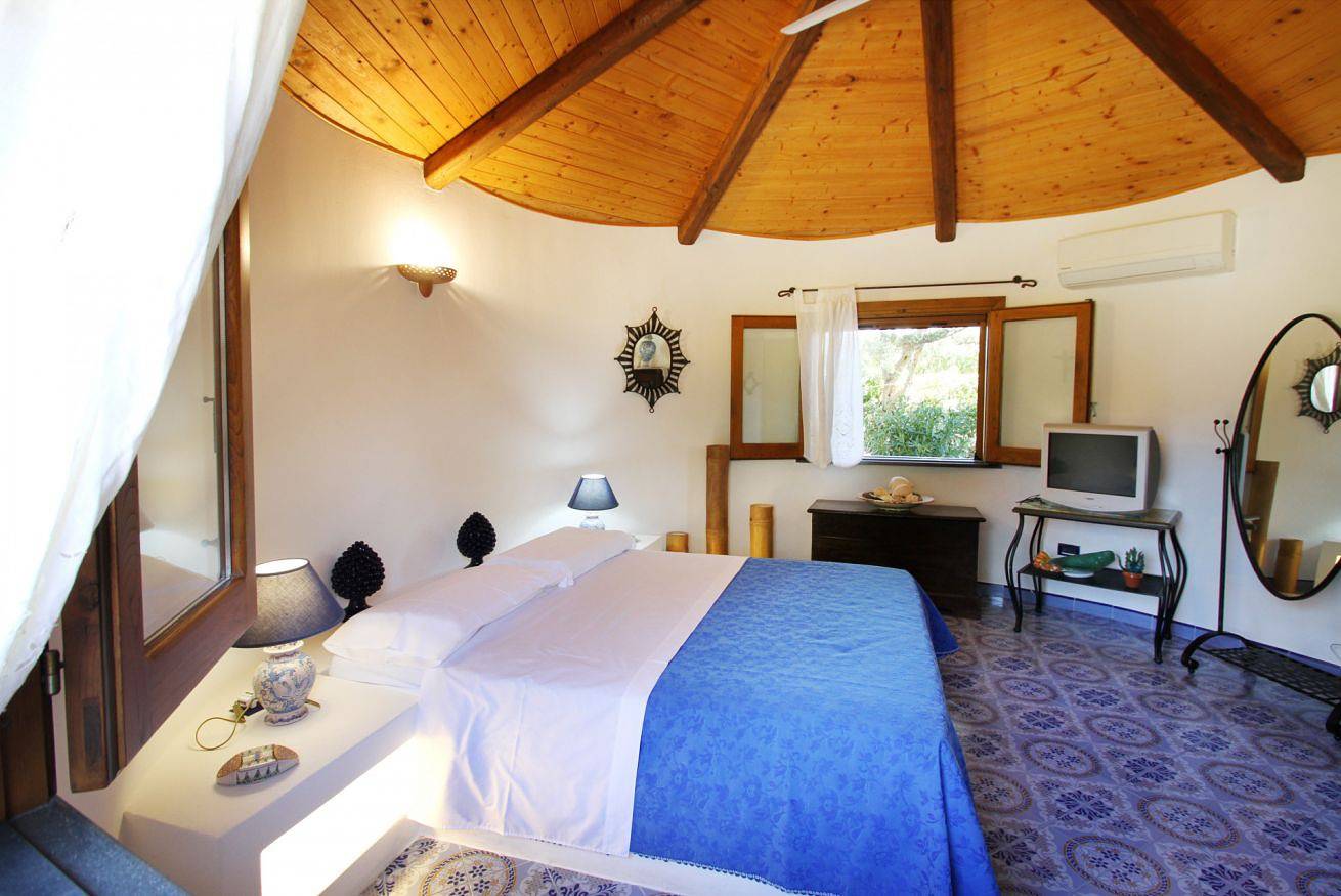 Apartamento inteiro, Boutique Villa – Beachfront with Direct Access in Caronia, Sicília