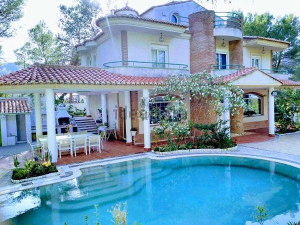 Casa rural para 12 personas, con Balcón y Terraza además de Piscina y Vistas en Estivella - 2