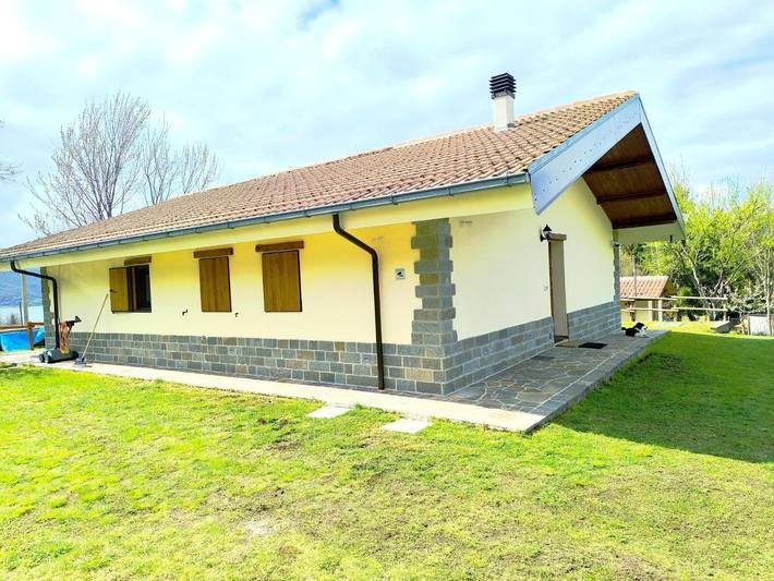 Casa vacanza per 5 persone, con panorama e vista lago nonché giardino in Gran Sasso