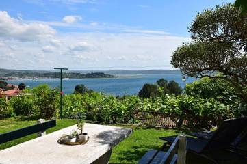 Ferienwohnung für 2 Personen, mit Ausblick und Garten in Portoroz