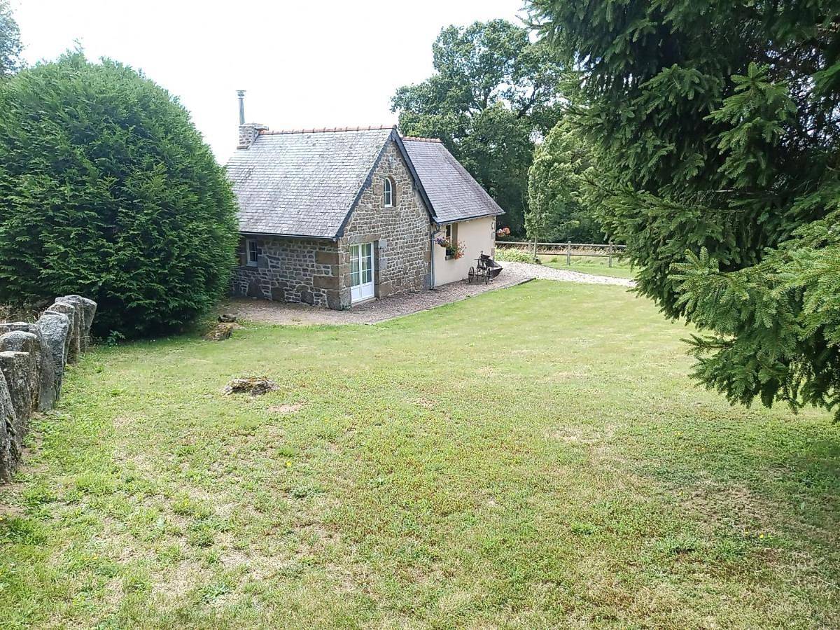 Appartement entier, One-Bedroom Apartment in Saint-Michel-de-Montjoie, Région d'Avranches