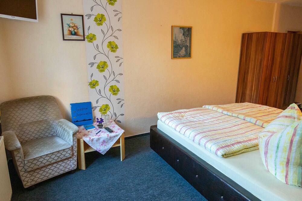 Entire apartment, Vacation room 2 - Holidays at Bierbach in Greifswald, Western Pomerania