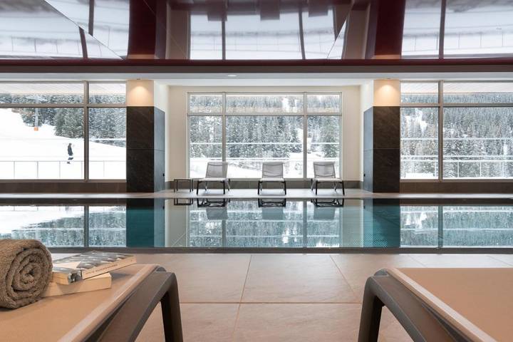 Hôtel pour 2 personnes, avec piscine et sauna ainsi que terrasse et jacuzzi, adapté aux familles