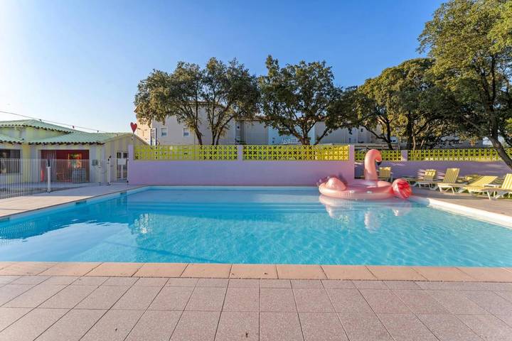 Hôtel pour 3 personnes, avec jardin et piscine - 1