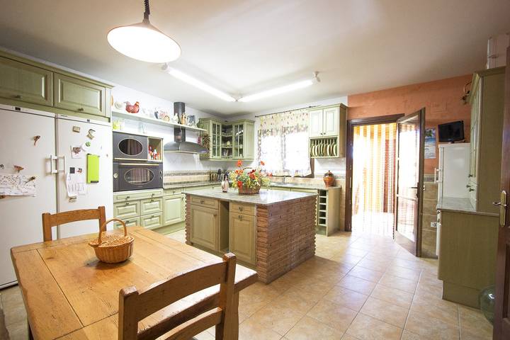 Casa rural para 14 personas, con Jardín en Aleixar - 2