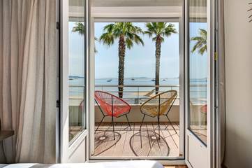 Hôtel pour 2 personnes, avec balcon et vue dans Plage Des Pesquiers Hyeres
