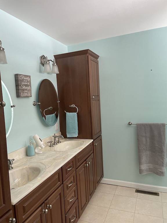 Welcome to our all-season, pet friendly home away from home Pocono retreat. in Masthope, Pike County