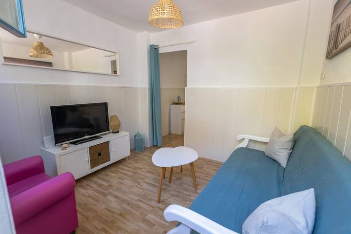 Holiday Home 'La Casita de la Abuela Málaga' with Sea Views, Wi-Fi and Air Conditioning in Málaga (Este), Malaga