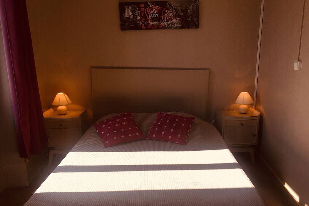 1/ Logement 2 pers sdb privée wifi-cuisine commune in Écueillé, Région de Châteauroux