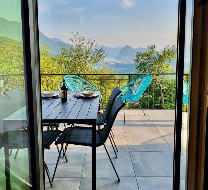 Ferienhaus für 3 Personen, mit Balkon und Terrasse sowie Garten und Ausblick