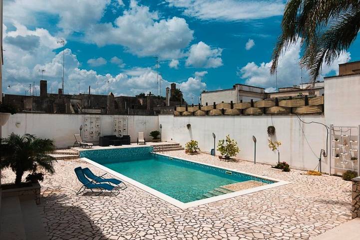 Location de vacances pour 4 personnes, avec jardin et piscine à Calimera