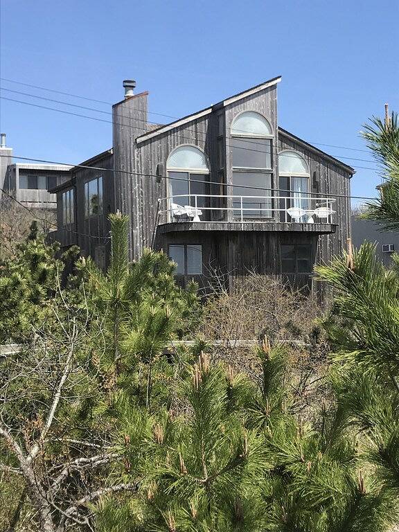 Vacation rental for 8 people, with balcony and yard, with pets in Fire Island