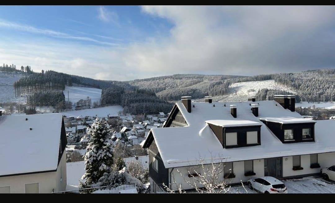Geheel vakantieappartement, Vakantieappartement voor 4 personen met balkon in Niedersfeld, Upland