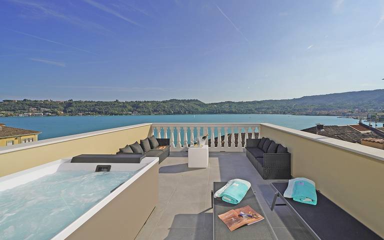 Ferienwohnung für 6 Personen, mit Whirlpool am Gardasee - 2
