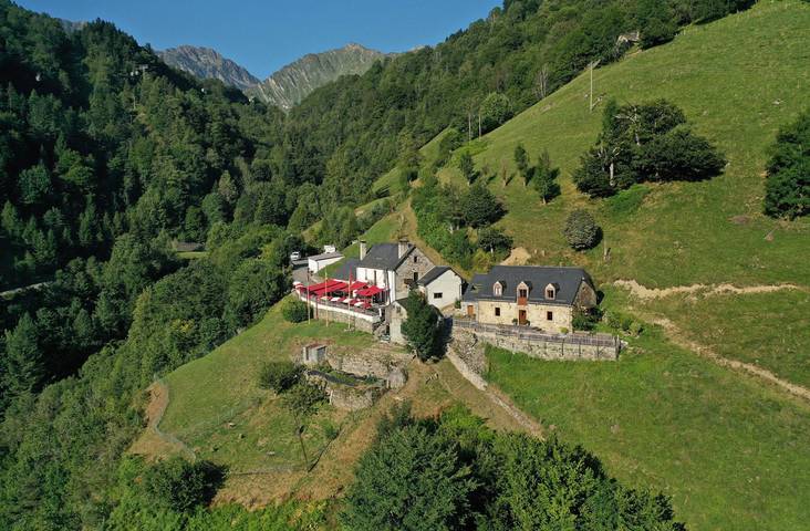 Gîte pour 10 personnes, avec terrasse et jardin