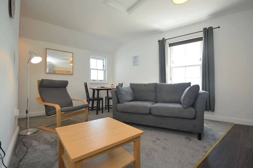 Ganze Wohnung, Buzzard Apartment located on Tobermory High Street in Tobermory, Argyll & Bute