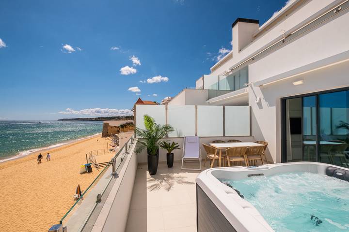 Apartamento de férias para 6 pessoas, com Varanda e Jacuzzi e ainda Terraço em Armação de Pêra