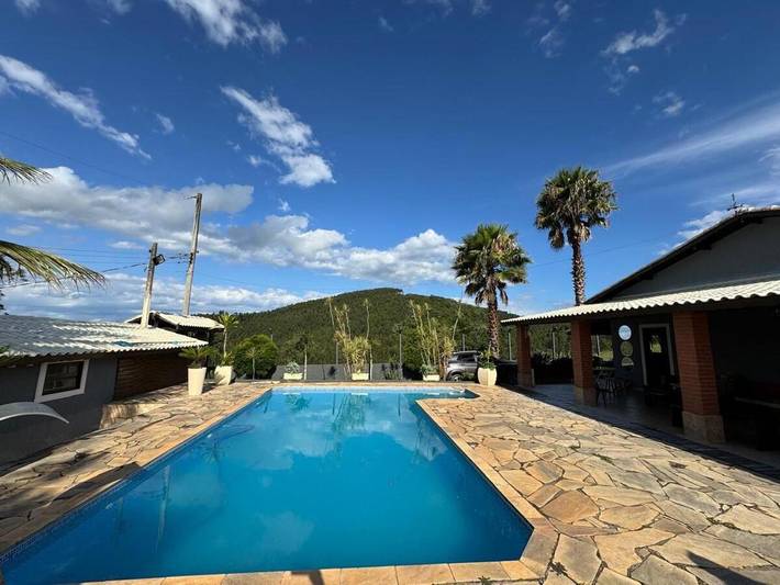 Casas e apartamentos de temporada para 10 pessoas, com jardim e vista e ainda piscina and balcão em Santa Branca