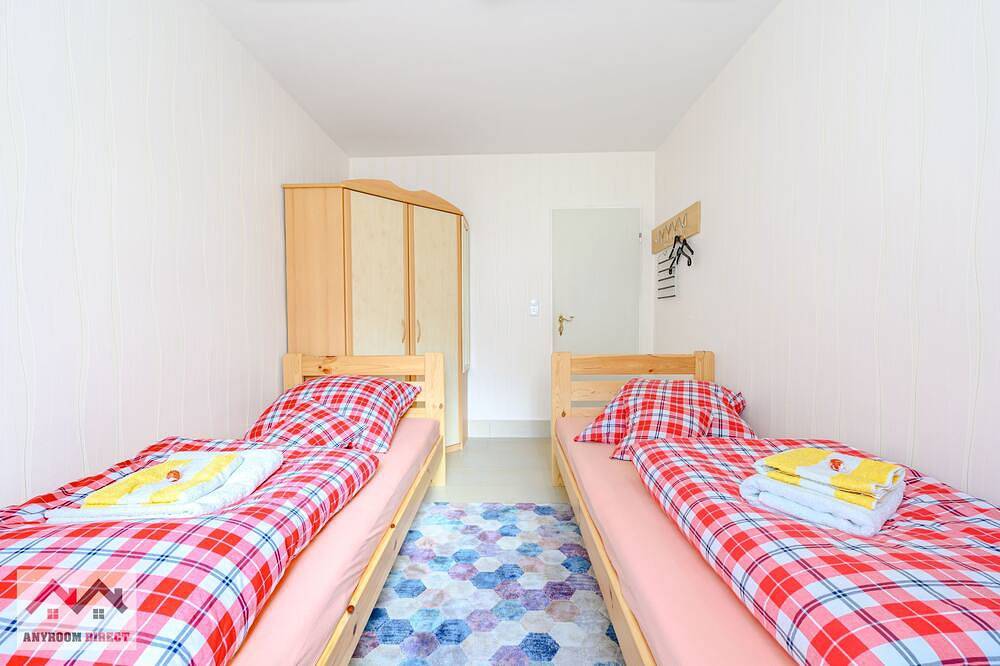 Entire apartment, 3 room apartment with 2 bathrooms in Laatzen in Laatzen, Hanover Region