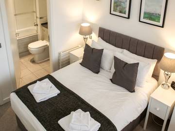 Vacation Rental for 4 Guests in Newcastle upon Tyne, North East England, Picture 4