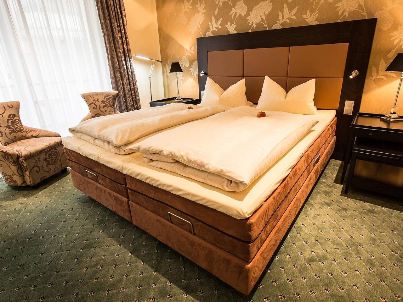 Schloss-Hotel Petry - Doppelzimmer Dusche/Wc/Landhaus in Burg Eltz, Treis-Karden