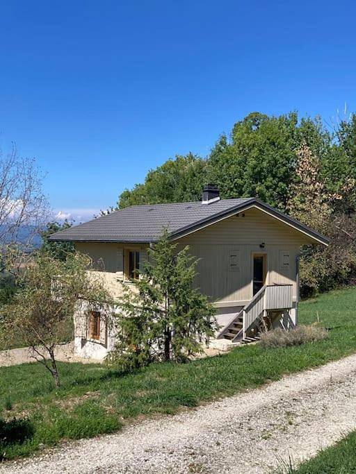 Location de vacances pour 5 personnes, avec jardin et vue, animaux acceptés dans Saint-Offenge-Dessous