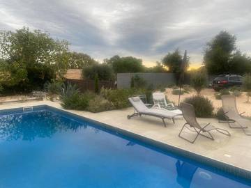 Gîte pour 8 personnes, avec piscine et vue ainsi que jardin et terrasse, animaux acceptés à Montblanc