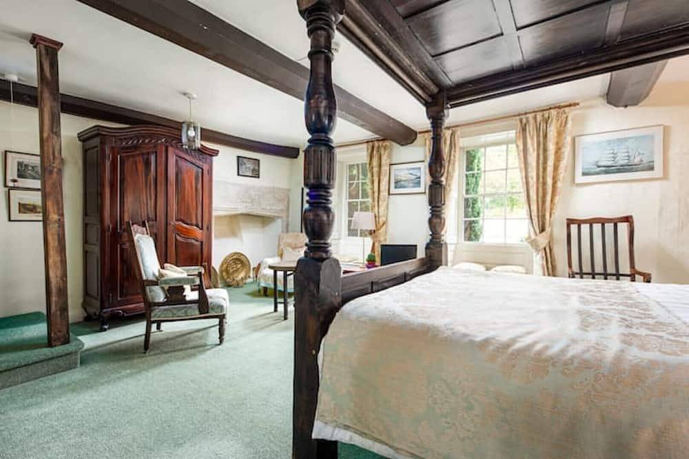 Charming listed historic country house 3 miles from Cheddar Gorge in Axbridge, Somerset