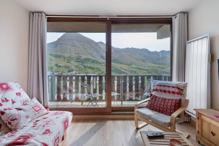 Apartamento entero, Apartamento 'Le Belvédère d'Albiez' con vistas a la montaña, balcón y guardaesquís in Col du Mollard, Albiez-Montrond
