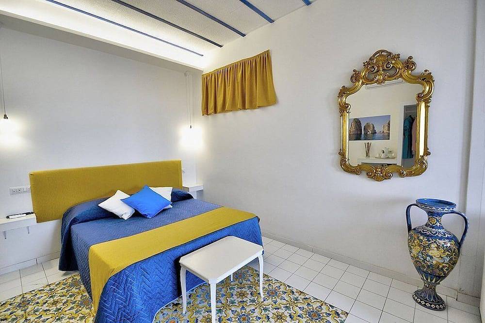 Appartamento intero, Appartamento Denise: Un luminoso e allegro appartamento circondato da uno splendido paesaggio. in Massa Lubrense, Napoli e dintorni