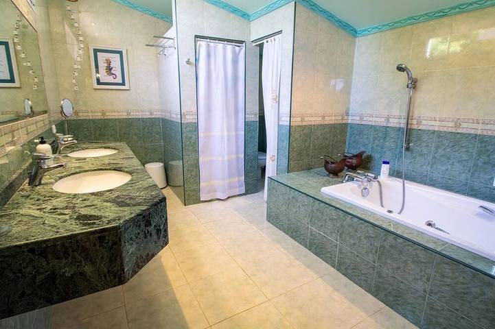 Villa für 8 Personen, mit Balkon und Whirlpool sowie Garten und Pool in Palma - 3